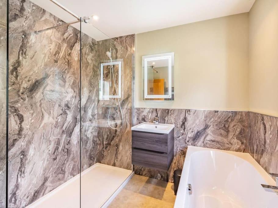 Northdene - 5 Star Lake District Cottage コッカーマス エクステリア 写真